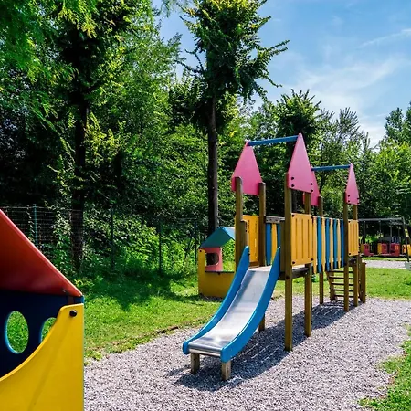 Albatross Mobile Homes On Baia Camping Manerba del Garda